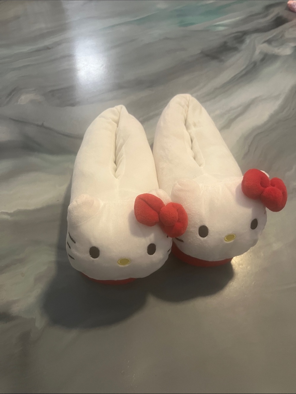 Hello Kitty Plush Kids Slippers in White and Red